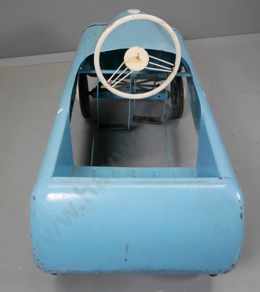 vintage child's pedal car - wear to paint, missing/damaged steering wheel spokes H-500 L-1000 W-400 Image 1++