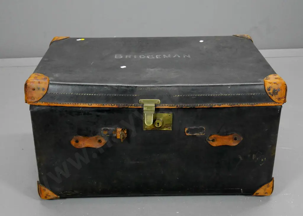 vintage leather travel trunk with leather handles and corner caps - wear & damage H-410 W-770 D-530 Image 1++