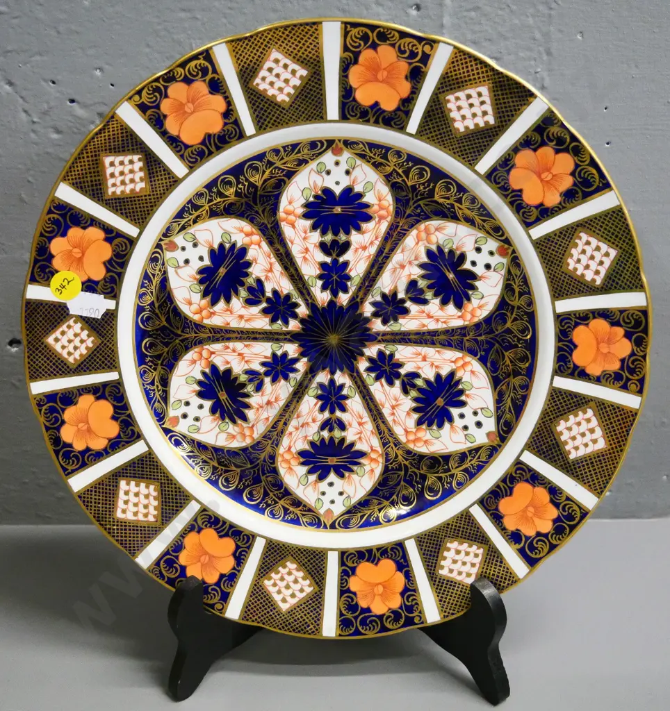 Imari pattern large cabinet plate (Crown Derby? back covered by plate hanger) D-285 Image 1++