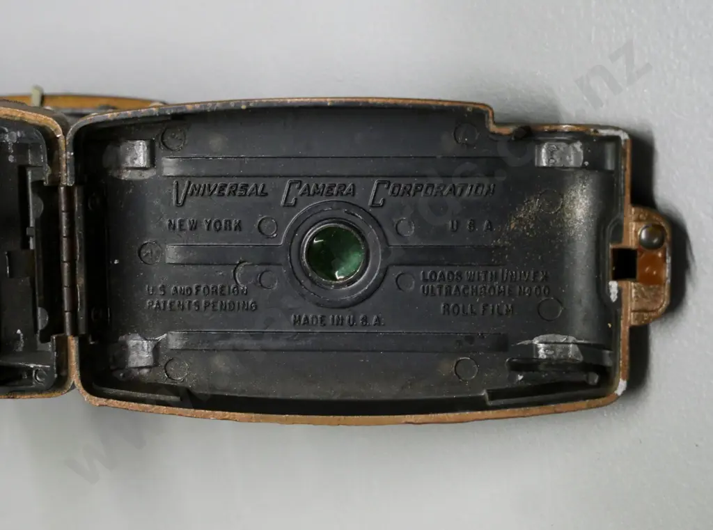 vintage Univex Minicam folding miniature roll-film camera with Ilex lens - made in USA H-70 W-100 Image 1++