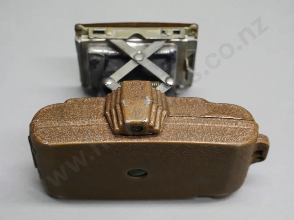 vintage Univex Minicam folding miniature roll-film camera with Ilex lens - made in USA H-70 W-100 Image 1++