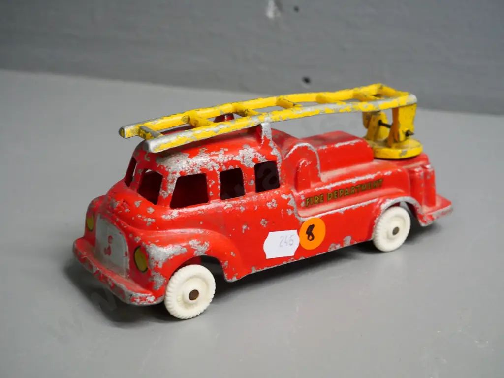 small Fun Ho fire engine with ladder H-75 L-180 Image 1++