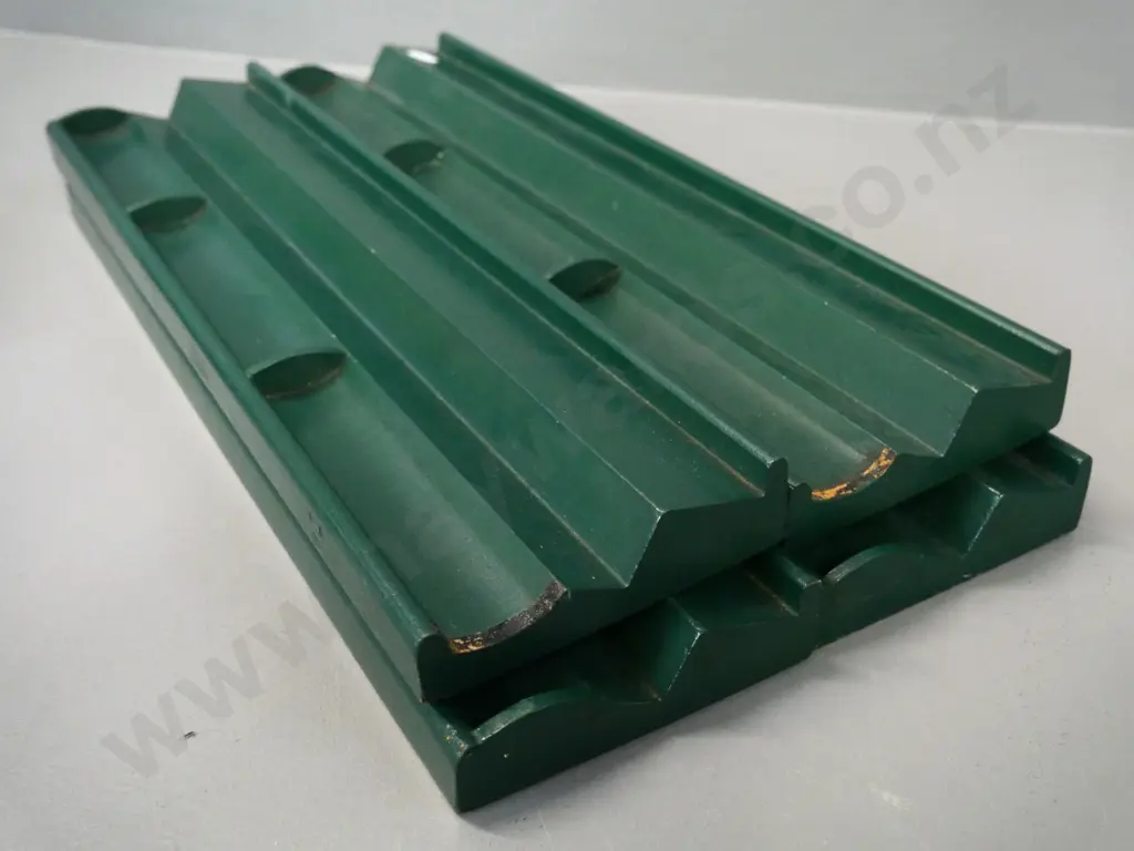 mah jongg set with bone & bamboo pieces in 5-drawer wood & brass chest, 4 player's racks and boxed Chad Valley cards Image 1++