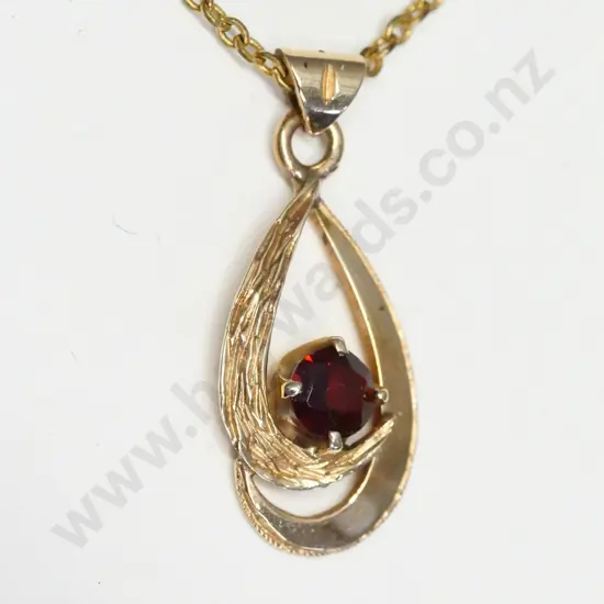 9ct garnet necklace stamped