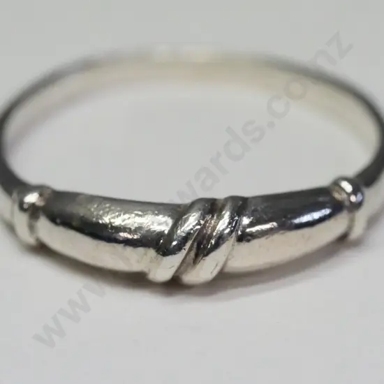 silver ring stamped 925