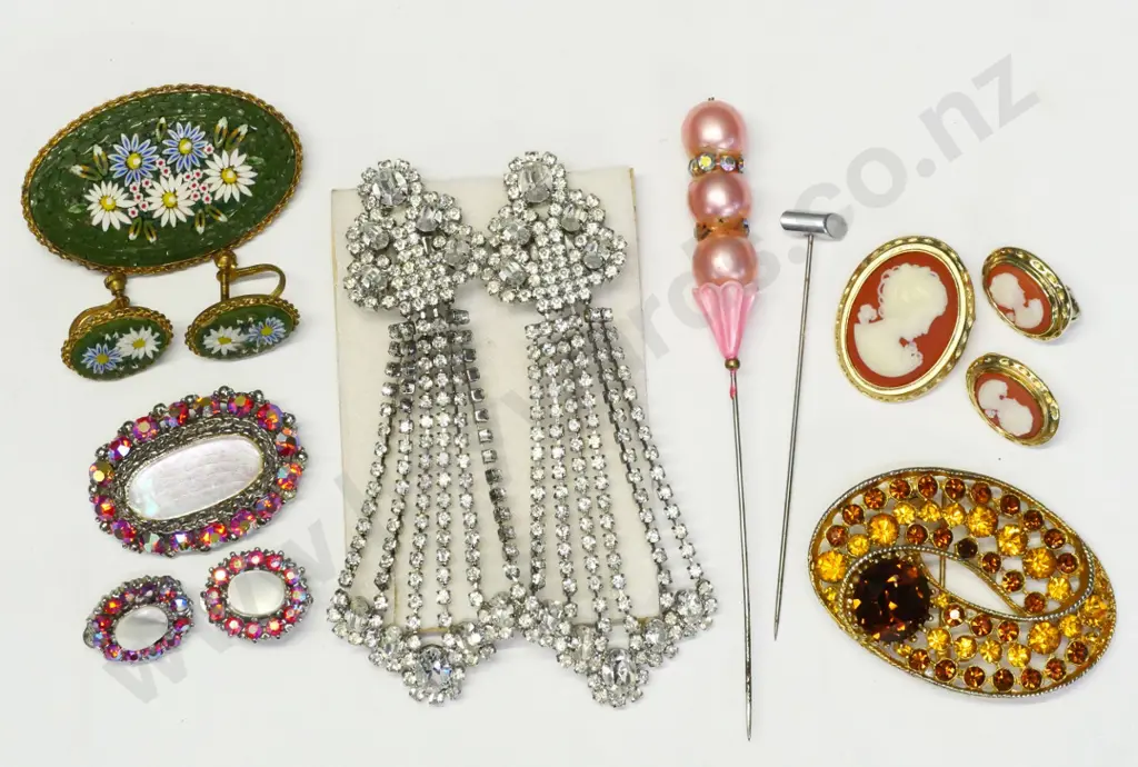 3 costume brooch/earring sets, 2 hat pins, 1 costume brooch & pair diamante earrings Image 1++
