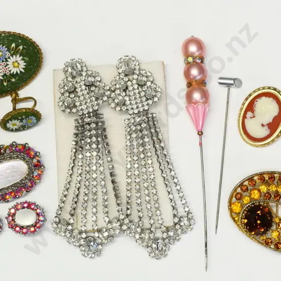 3 costume brooch/earring sets, 2 hat pins, 1 costume brooch & pair diamante earrings
