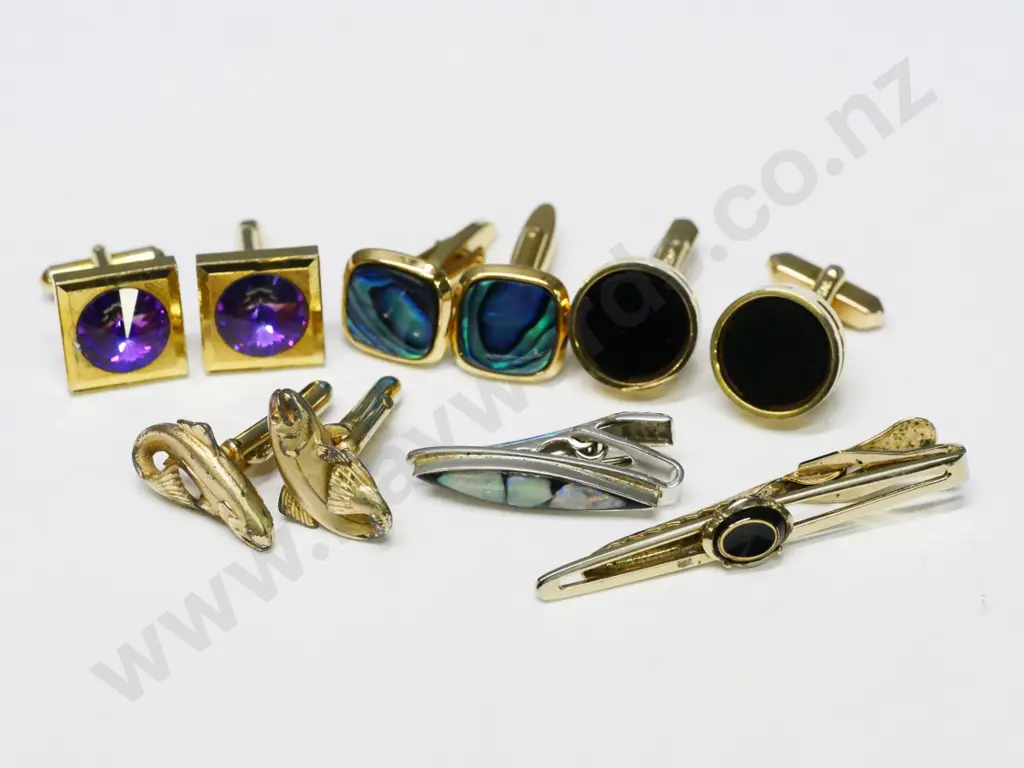 4 pairs of asstd cufflinks & 2 asstd tie clips Image 1++