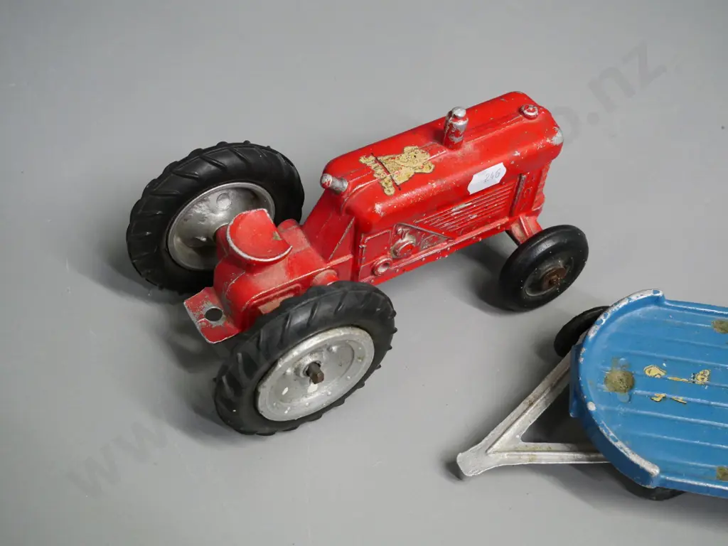 cast metal Jumbo tractor and trailer set - overall L-400 Image 1++