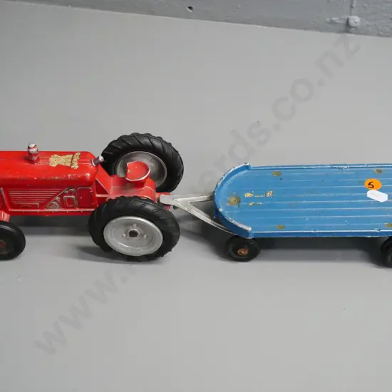 cast metal Jumbo tractor and trailer set - overall L-400