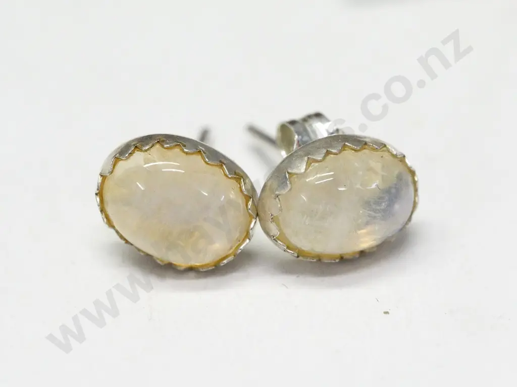 3 pairs of earrings Image 1++