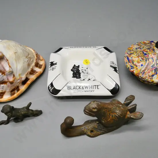 retro multi colour plastic trinket, Black & White whisky ashtray, carved shell w/brass fitting, cast brass coat hook etc