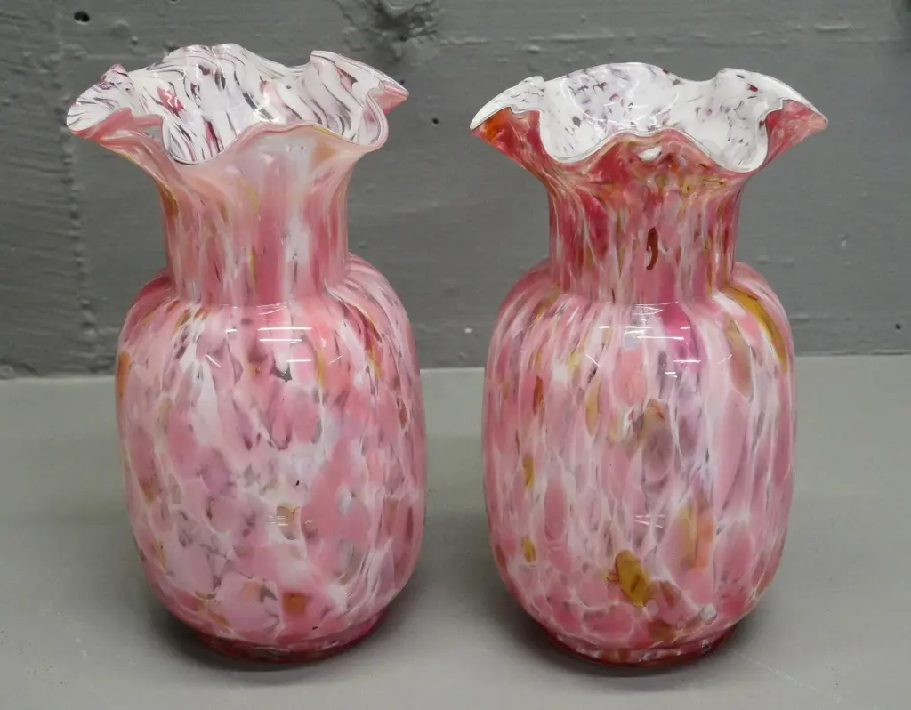 pair of hand-blown mottled pink frilled vases H-210 Image 1++