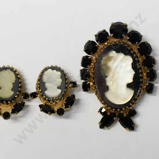 brooch & earring set [clip on]
