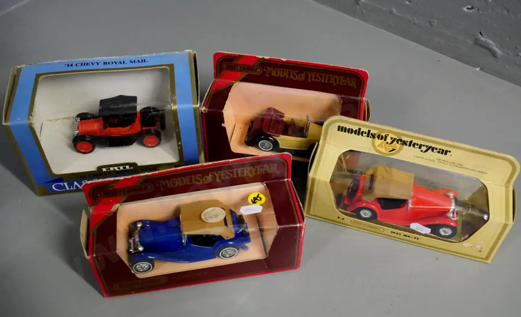 4 model vintage motorcar vehicles in original packaging - 3 Matchbox Models of Yesteryear and one ERTL Image 1++