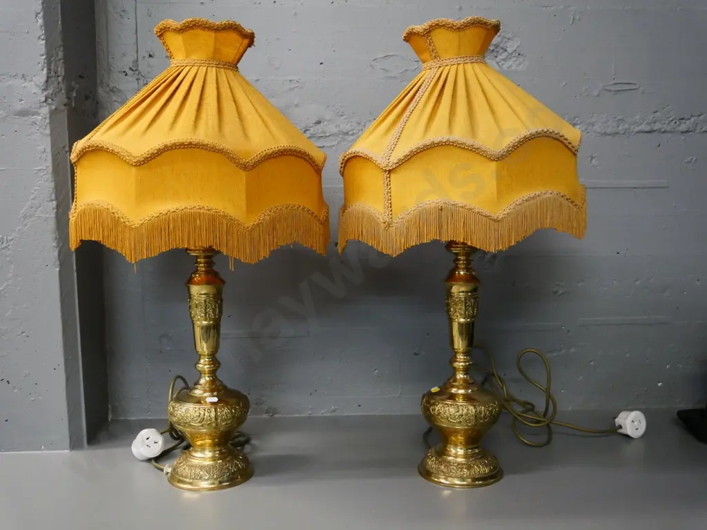 pair of cast brass table lamps with tasseled Empire shades  -H-690 Diameter 370 Image 1++