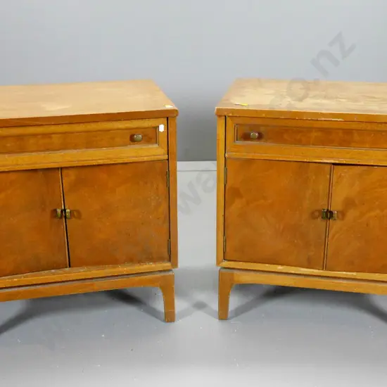 pair mid-century Red Lion mahogany bedside cabinet w/brass handles, has polish wear H640 W610 D410