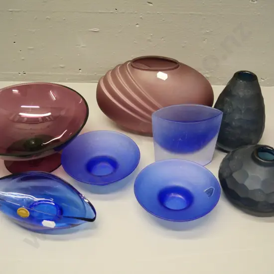 8 assorted pieces of coloured glass with frosted or faceted finishes - purple vase is H-140 W-200