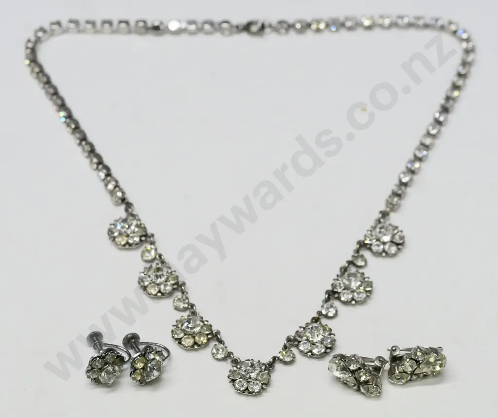 diamante costume necklace & 2 pairs of clip on earrings Image 1++