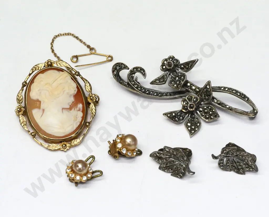 marcasite brooch, cameo brooch & 2 pairs of clip on earrings Image 1++