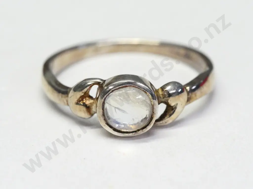 silver moonstone ring stamped 925 silver Image 1++