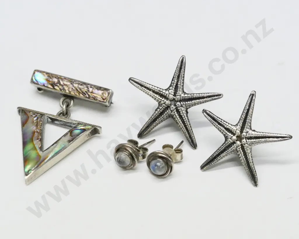 silver brooch stamped stgsilver & 2 pairs of earrings Image 1++