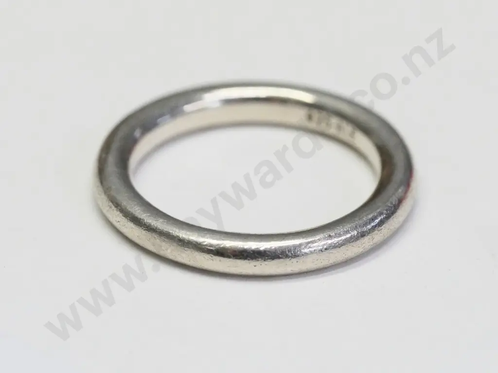 silver ring stamped 925 ALE Image 1++