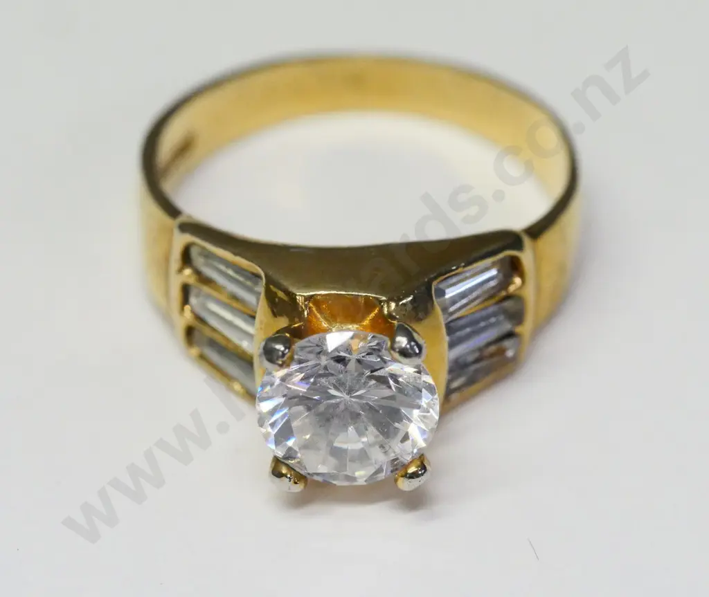 dress ring stamped 18kTGE Image 1++