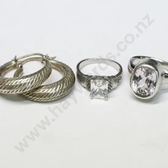 2 silver quartz rings stamped 925 & pair os silver hoop earrngs stamped 925