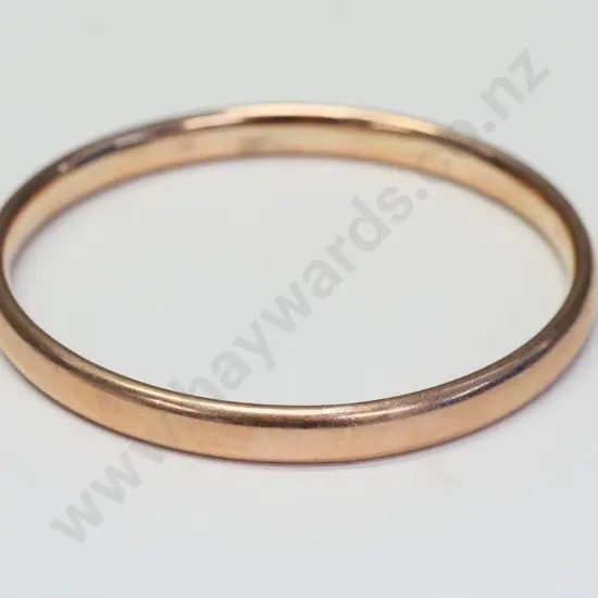 gold bangle stamped 9ct sil lined