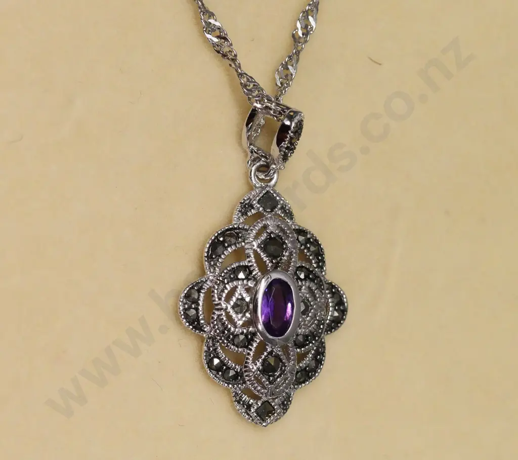 silver & amethyst pendant stamped 925 Image 1++