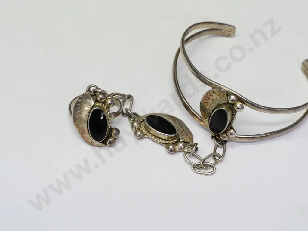 silver cuff/ring with black stone marked Mexico Image 1++