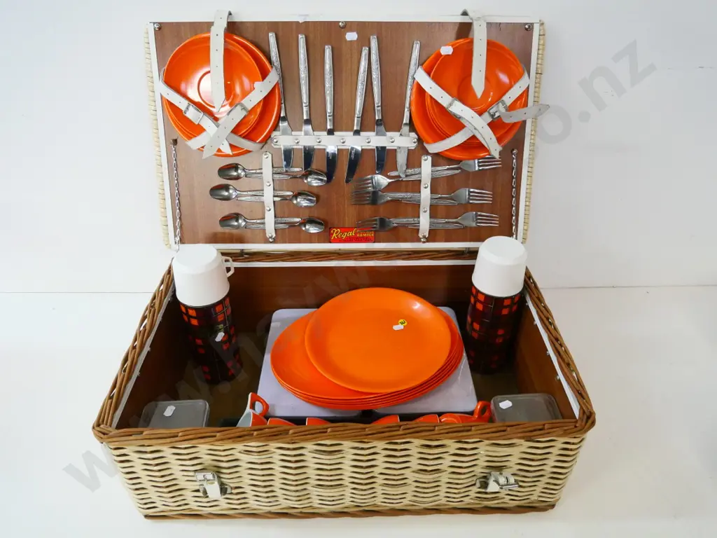 retro Regal plastic cane fully fitted picnic hamper H-230 W-600 D-370 Image 1++