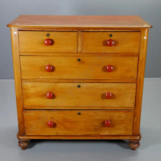 antique kauri 5-drawer Scotch chest w/brass key escutcheons, missing drawer stops, split on side H1100 W1050 D480