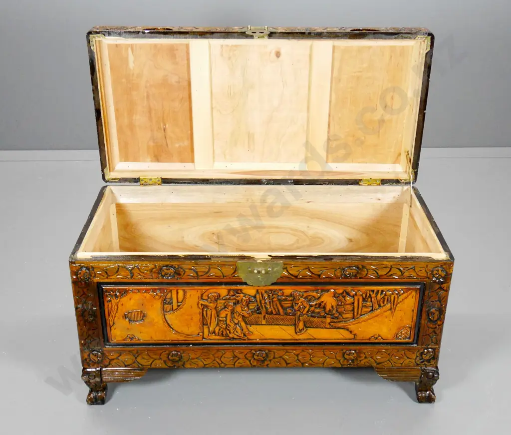 Chinese hand-carved camphorwood chest with brass catch, some marks to polish H-500 W-880 D-430 Image 1++