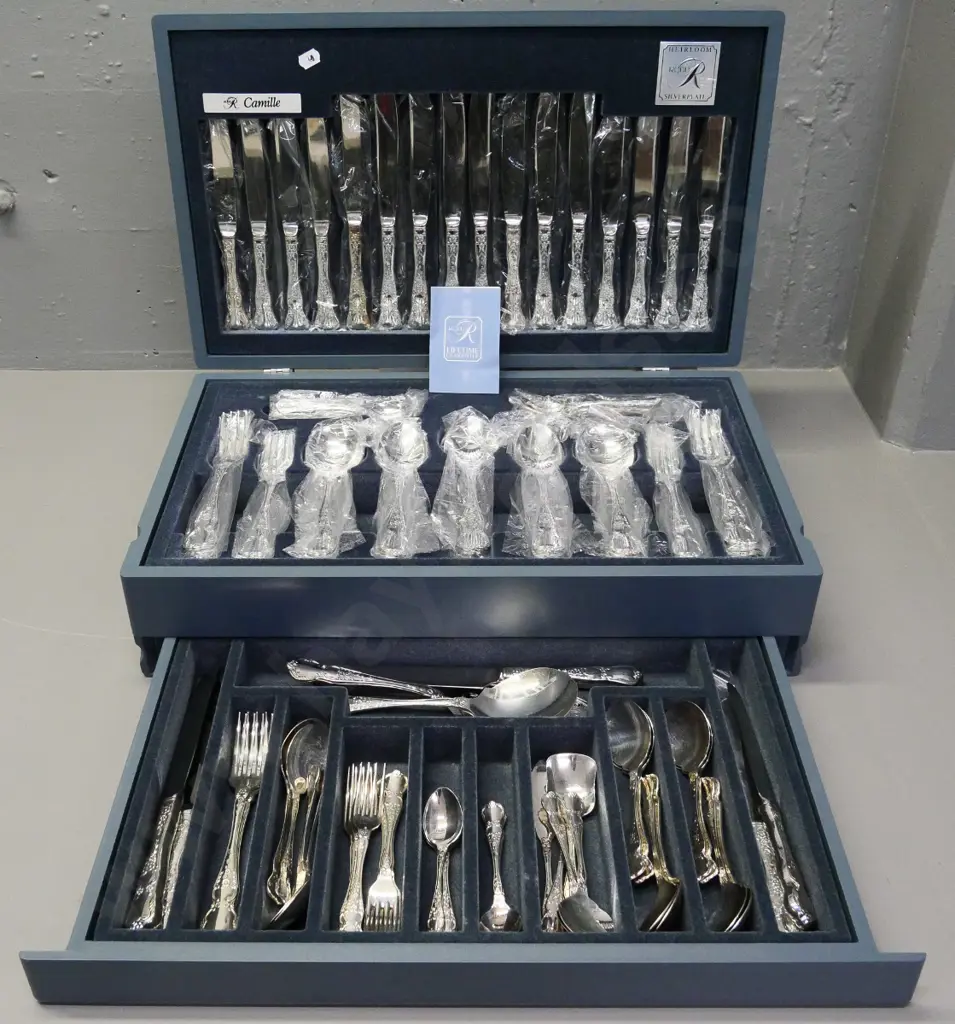 10 place canteen of Rodd Camille pattern plated cutlery Image 1++