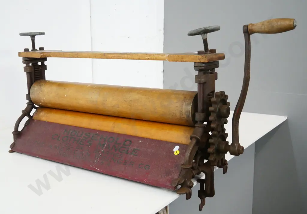 vintage American Wringer Co. household clothes mangle H-400 L-770 W-280 Image 1++