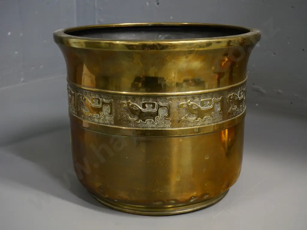 Chinese dragon pattern brass jardiniere - some dents H-210 Diameter 270 Image 1++