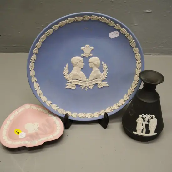 3 pieces of Wedgwood jasper ware - pink ash tray, black vase, Charles & Diana wedding plate