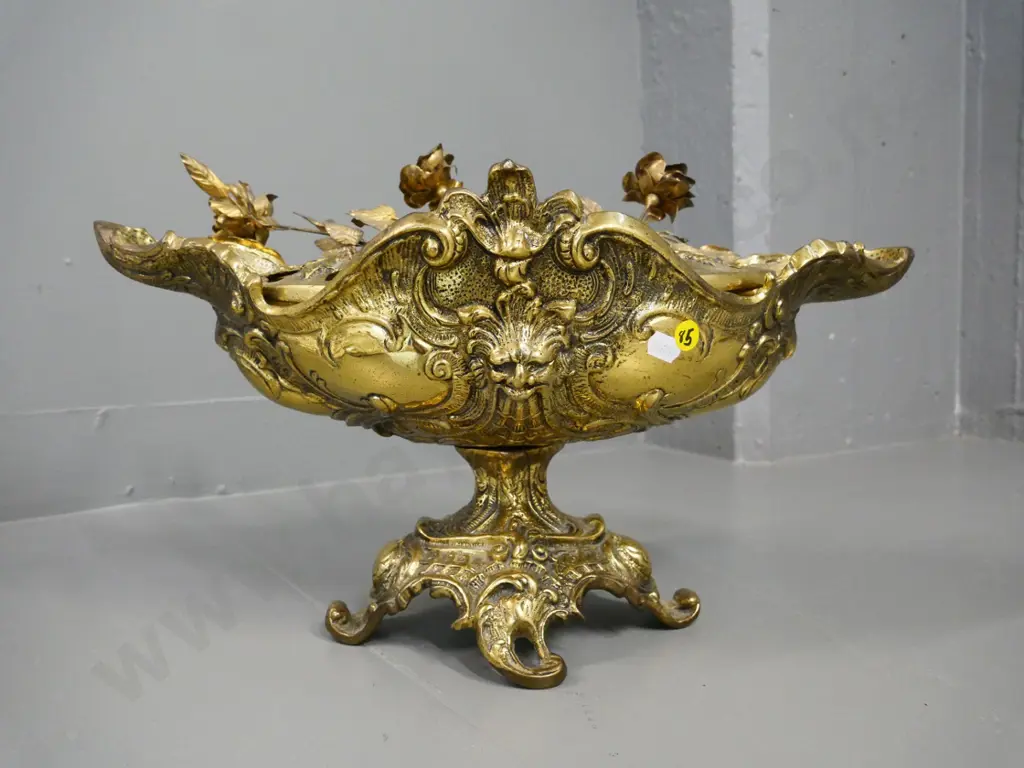 heavy figured brass vase with frog and 3 metal faux stemmed roses Image 1++