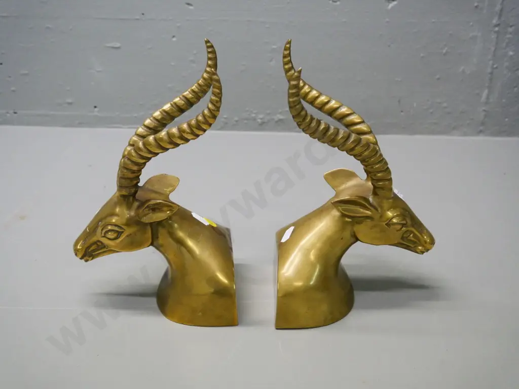 pair of cast brass gazelle head book-ends H-220 W-135 Image 1++