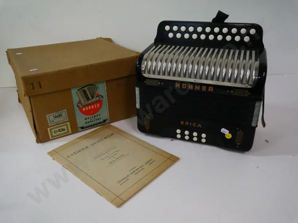 Hohner Erica button accordion H270 W280 w/original cardboard box, wear to box Image 1++
