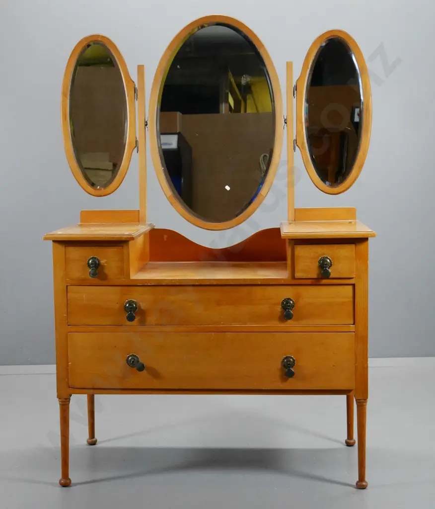 deco kauri dressing table with 4 drawers, drop  handles, 3 bevelled mirrors, some desilvering, wear to polish H620 W1140 Image 1++