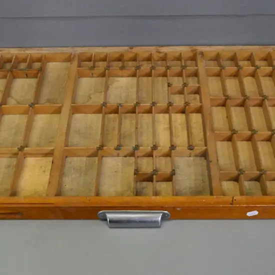 vintage printing type tray with metal joint reinforcement, metal handle W-820 D-420