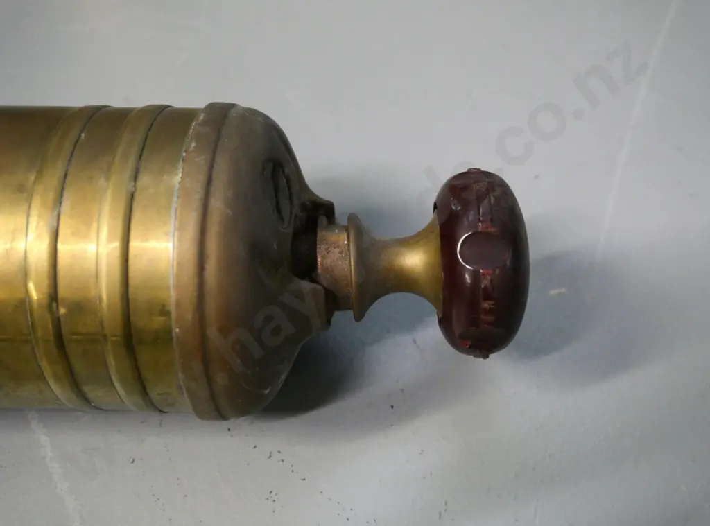 vintage brass Wormald Simplex fire extinguisher with bakelite knob L-330 Image 1++