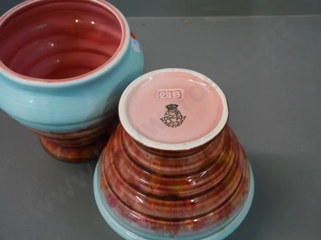 pair of Crown Ducal vases H-140 Image 1++