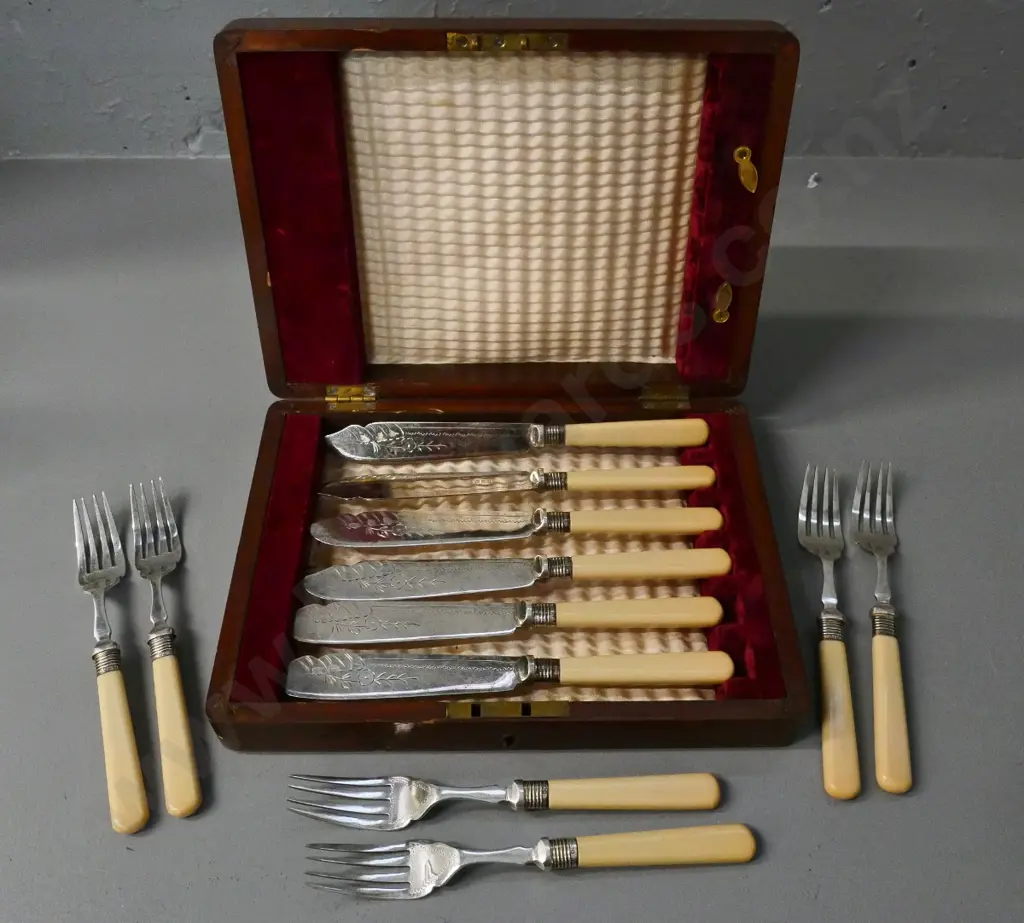 wood-cased set of 6 fish knives & forks - bone handled with sterling silver collars Image 1++