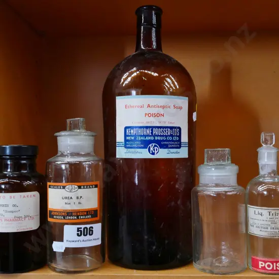 5 glass pharmacy bottles including Kempthorne Prosser NZ & Jeffery's Pharmacy Roxburgh