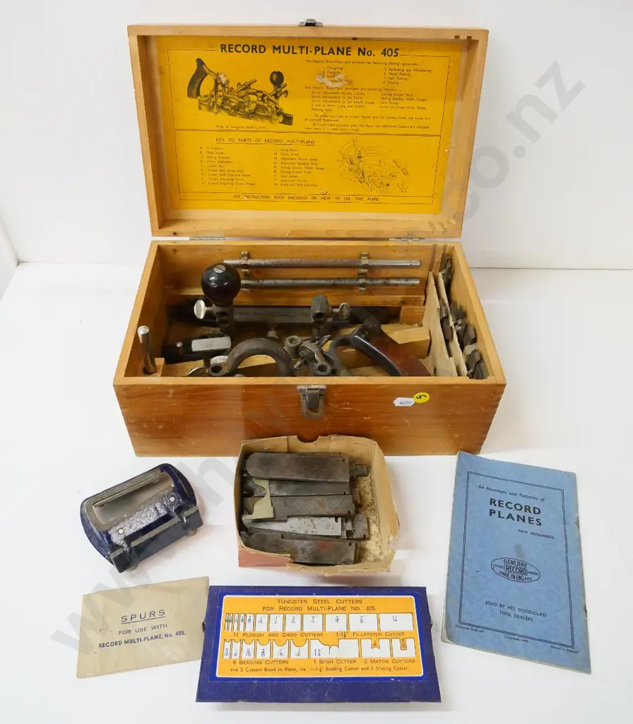 Record Multi-Plane no 405 in fitted wooden case with other parts and cutting blades Image 1++