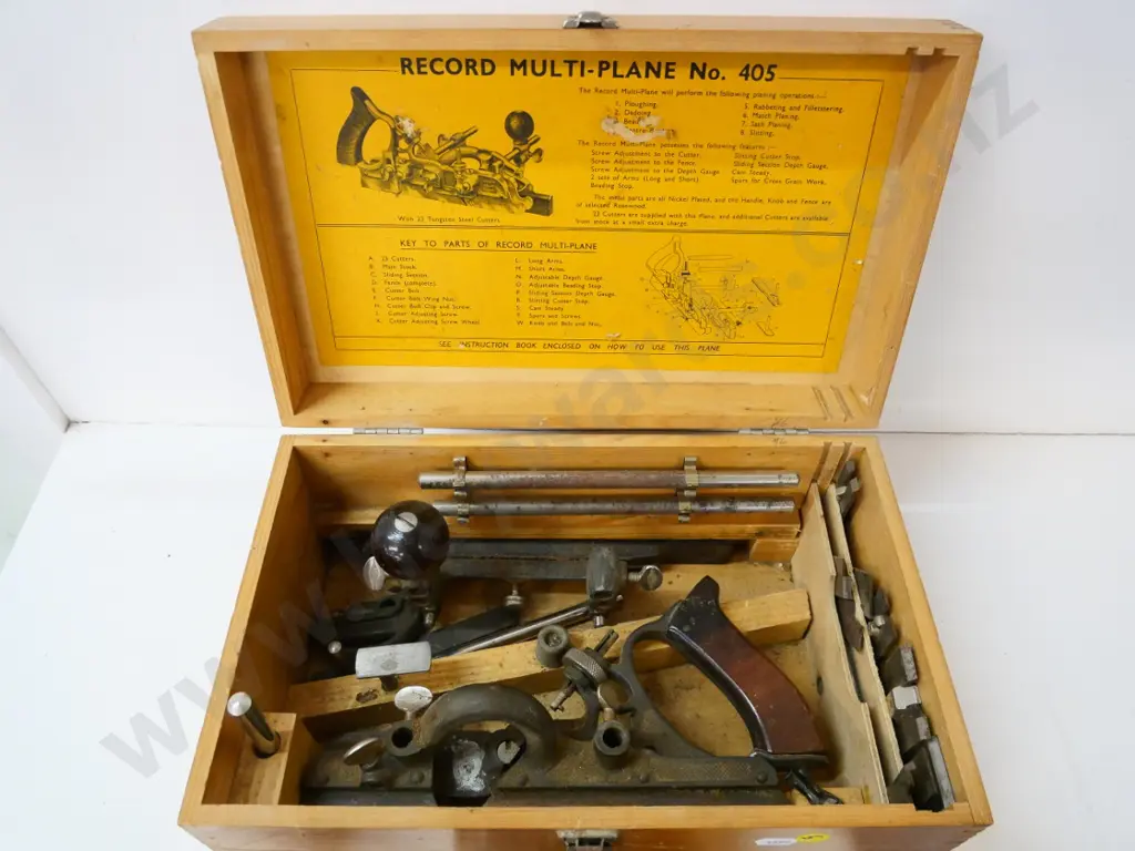 Record Multi-Plane no 405 in fitted wooden case with other parts and cutting blades Image 1++